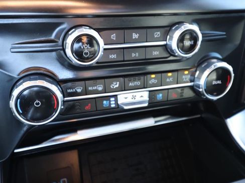 Certified 2023 Ford F150 Platinum w/ Equipment Group 701A High image 23