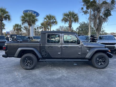 New 2026 Jeep Gladiator Sport image 9