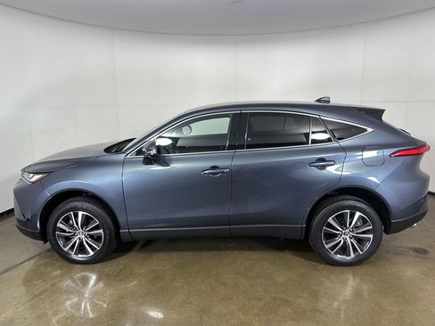 Used 2024 Toyota Venza LE AWD/4WD image 16