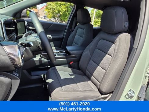Used 2026 Chevrolet Equinox LT FWD image 8