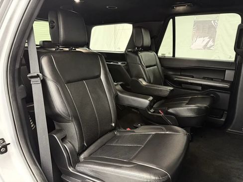 Used 2020 Ford Expedition XLT w/ Equipment Group 201A AWD/4WD image 20