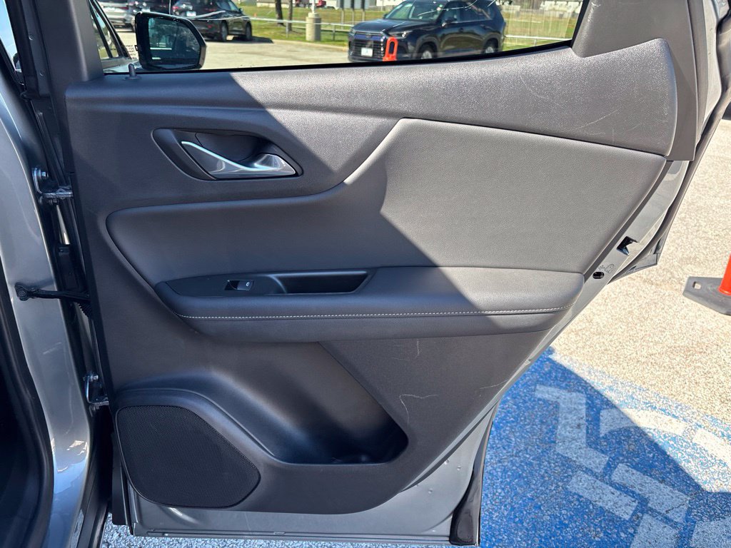 Used 2025 Chevrolet Blazer LT FWD image 19