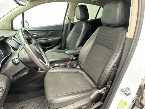 Certified 2022 Buick Encore Preferred w/ Safety Package AWD/4WD image 5