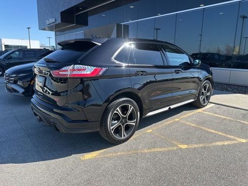 Used 2019 Ford Edge ST w/ Equipment Group 401A AWD/4WD image 3