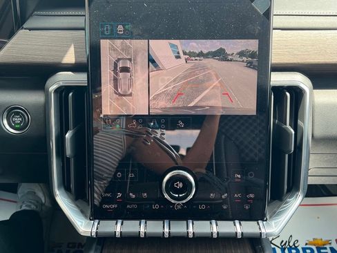 New 2026 GMC Acadia Denali w/ Super Cruise Package FWD image 15