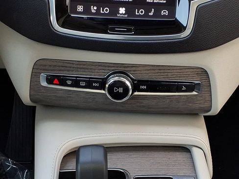 Certified 2023 Volvo XC90 B6 Plus w/ Protection Package AWD/4WD image 19