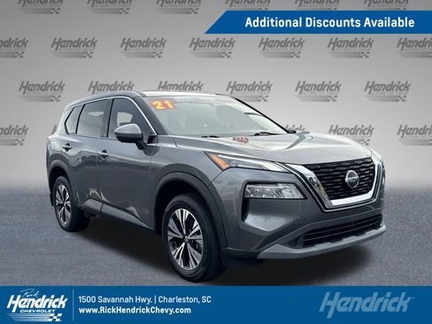 Used 2021 Nissan Rogue SV image 1