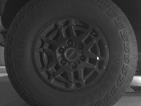 Used 2022 Toyota Tacoma TRD Pro AWD/4WD image 12