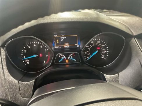 Used 2016 Ford Focus SE w/ Equipment Group 201A FWD image 9