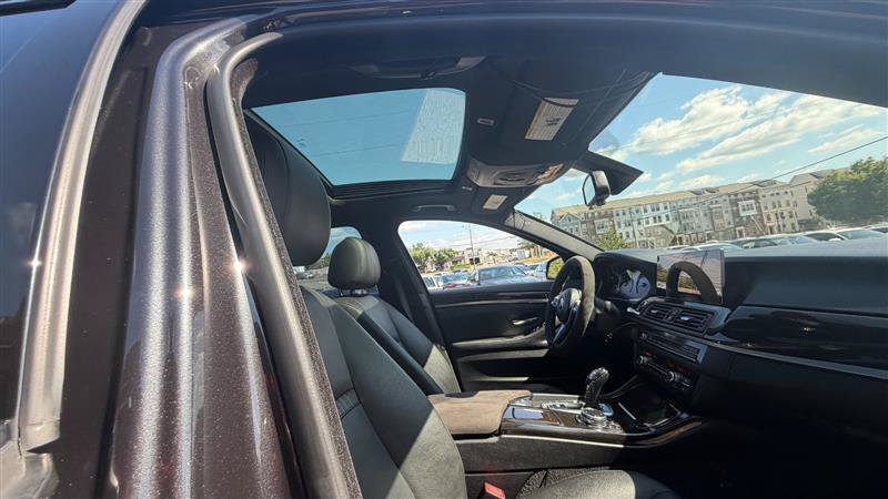 Used 2014 BMW 535i xDrive w/ M Sport Package AWD/4WD image 8