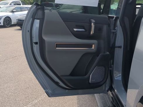 New 2025 GMC Hummer EV 3X image 30