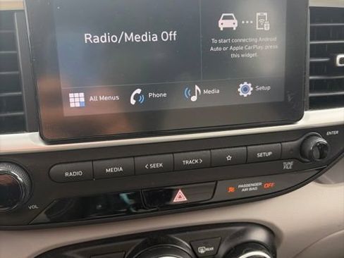 Used 2024 Hyundai Venue SEL FWD image 6