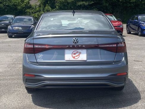Used 2025 Volkswagen Jetta Sport FWD image 4