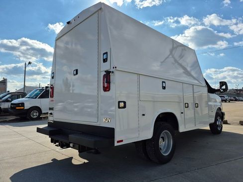 New 2025 Chevrolet Express 3500 w/ Power Convenience Package image 5