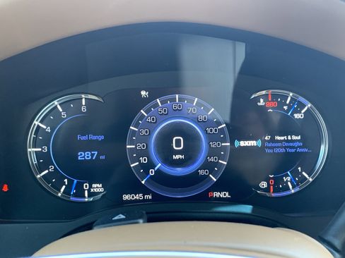 Used 2017 Cadillac Escalade Platinum image 21