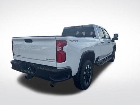 Used 2020 Chevrolet Silverado 2500 Custom w/ Custom Value Package image 5