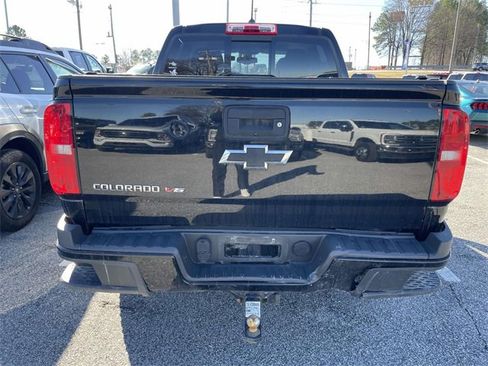 Used 2017 Chevrolet Colorado Z71 w/ Z71 Midnight Edition image 5