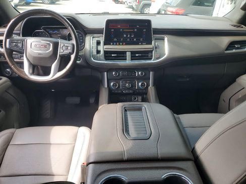 Used 2021 GMC Yukon SLT w/ SLT Premium Package image 11