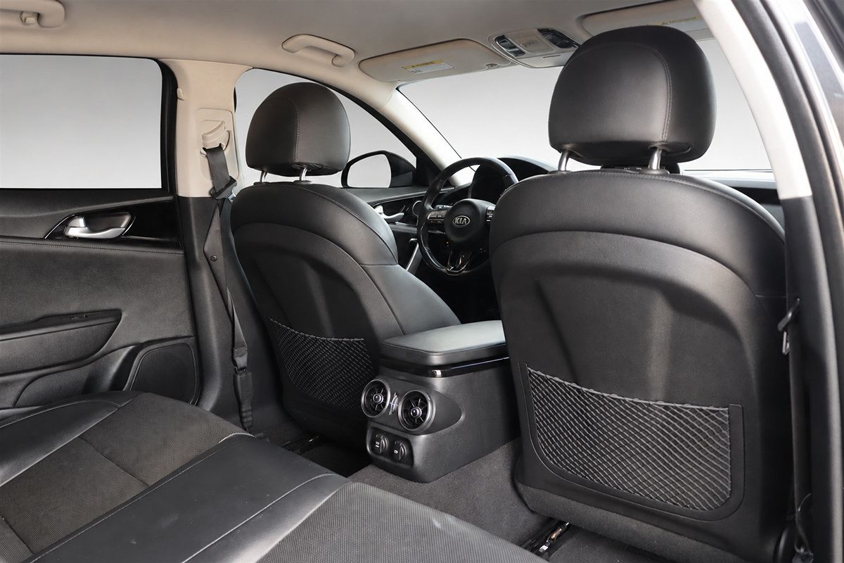 Used 2019 Kia Stinger RWD image 15