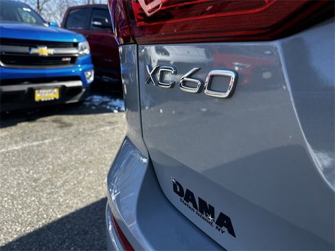 Used 2024 Volvo XC60 B5 Plus image 44