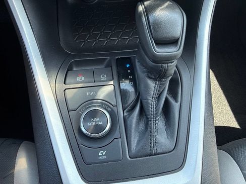 Used 2022 Toyota RAV4 XLE w/ Convenience Package AWD/4WD image 26