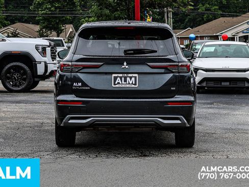 Used 2025 Mitsubishi Outlander SE FWD image 12