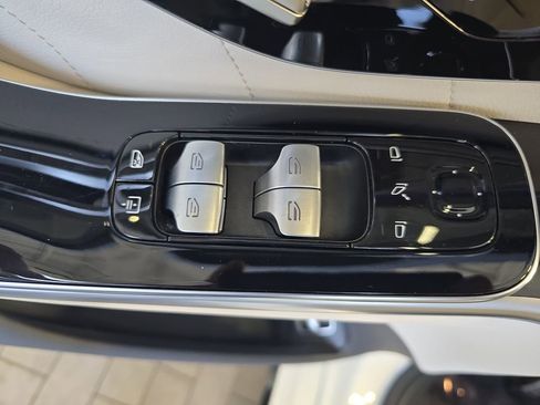 Used 2023 Mercedes-Benz S 580 4MATIC Sedan image 32