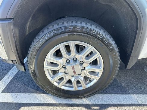 Used 2024 GMC Sierra 2500 SLT w/ SLT Premium Package image 10