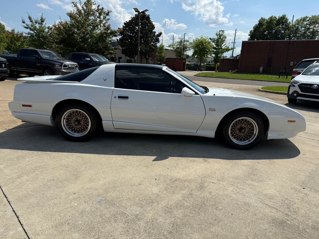 Used 1991 Pontiac Firebird Trans Am RWD image 6