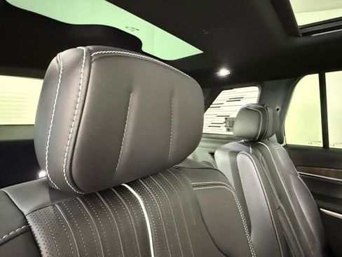 New 2026 Cadillac Vistiq Sport image 28