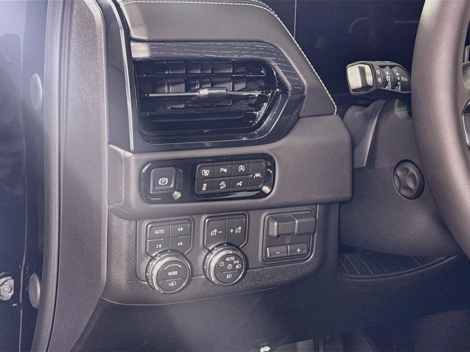New 2027 GMC Yukon XL AT4 Ultimate w/ LPO, Floor Liner Package AWD/4WD image 4