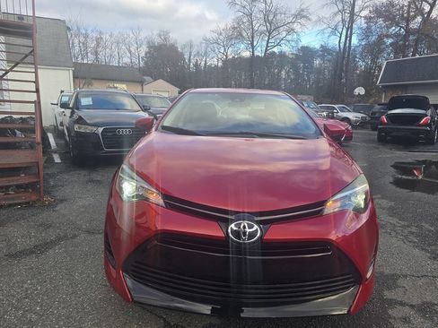 Used 2018 Toyota Corolla LE image 2