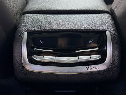 Used 2024 Cadillac XT6 Premium Luxury image 7