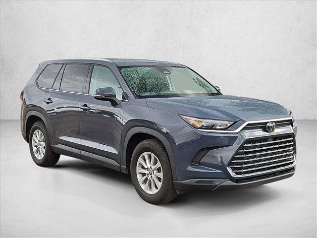 Used 2025 Toyota Grand Highlander AWD image 3