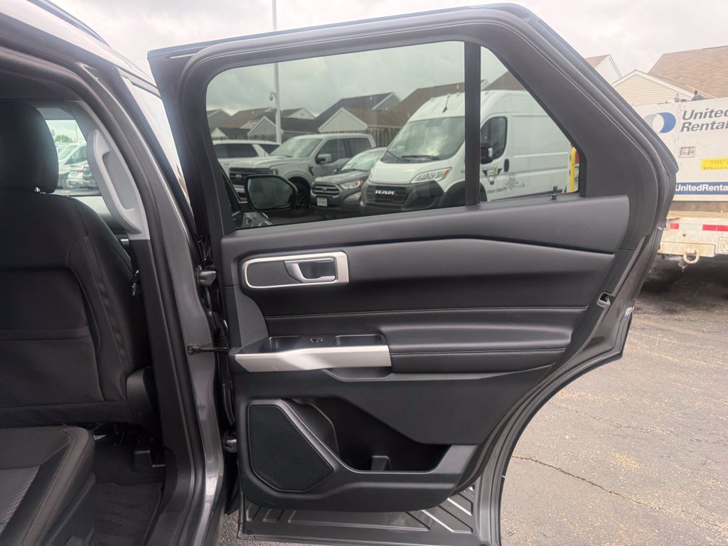 Used 2024 Ford Explorer XLT AWD/4WD image 51