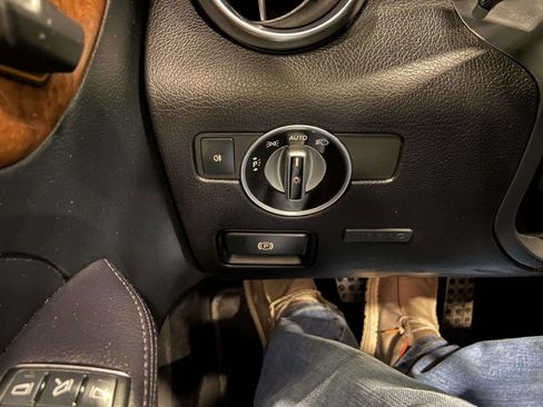 Used 2014 Mercedes-Benz SLK 250 image 36