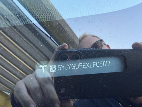 Used 2020 Tesla Model Y Long Range image 42