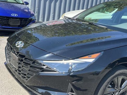 Used 2023 Hyundai Elantra SEL w/ Cargo Package FWD image 8