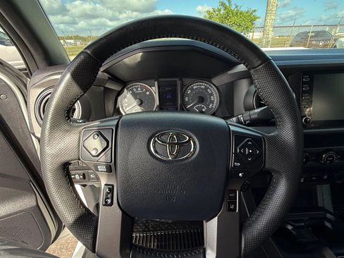 Used 2020 Toyota Tacoma TRD Sport image 28