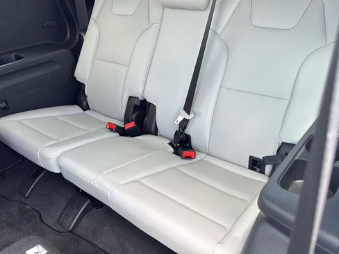 Certified 2024 Kia Telluride S FWD image 16