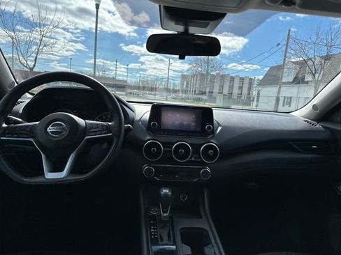 Used 2022 Nissan Sentra S image 3