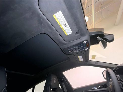 Used 2025 Lamborghini Urus SE image 20