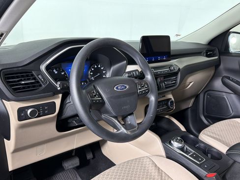 Used 2022 Ford Escape SE w/ SE Sport Appearance Package FWD image 3