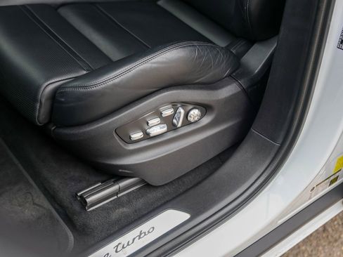 Used 2020 Porsche Cayenne Turbo w/ Assistance Package image 8