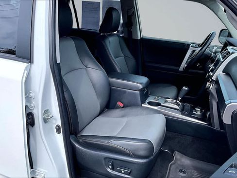 Used 2024 Toyota 4Runner SR5 Premium w/ Moonroof Package AWD/4WD image 14
