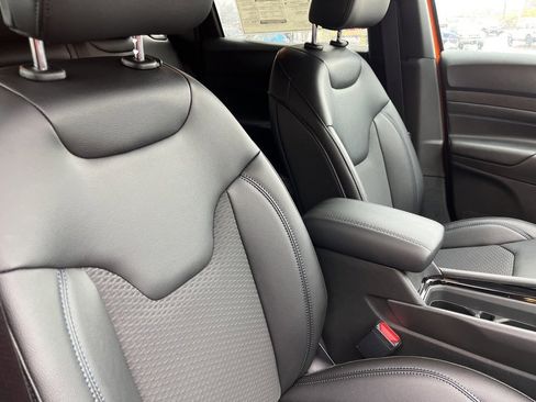 New 2026 Jeep Compass Latitude image 35