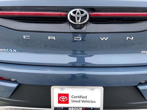 Certified 2025 Toyota Crown Platinum AWD/4WD image 10