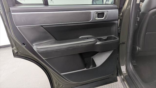 Used 2024 Hyundai Santa Fe SEL FWD image 16