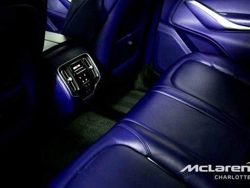 Used 2021 Aston Martin DBX image 19