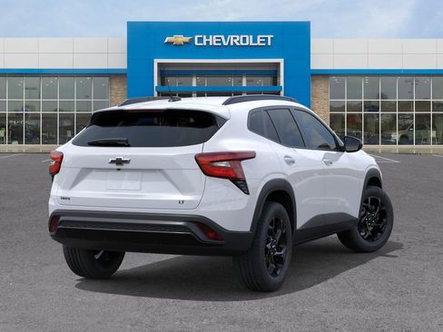 New 2026 Chevrolet Trax LT w/ Driver Confidence Package FWD image 4